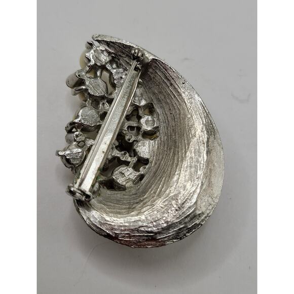 Vintage pearl cluster brooch rhinestone AB accent mid-century jewelry - Picture 8 of 9